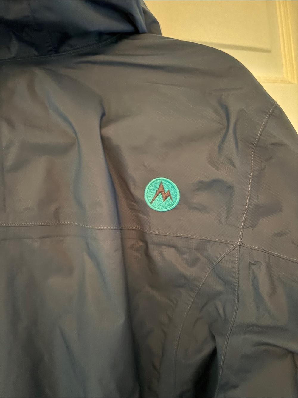 Marmot Women’s Medium Navy Blue Hooded Rain Jacket Shell Waterproof Medium - Picture 10 of 10